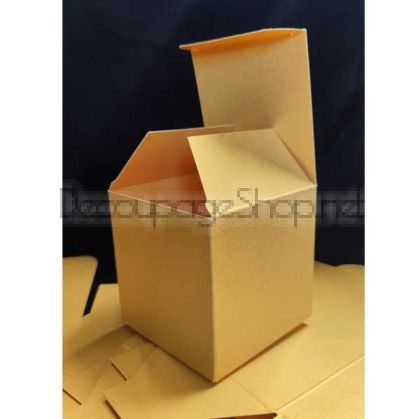 Малка Картонена Кутия с Форма на Куб 7 x 7 x 7 cm - ЗЛАТО ПЕЛЕН КАРТОН - 10 броя