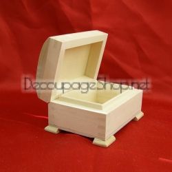 ДЪРВЕНА КУТИЯ сандък 10 Х 7 Х 6 СМ - 10706
