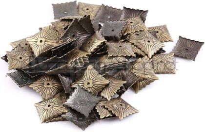 Тапицерски кабър декоративен: цвят - старо злато - 21 х 21мм