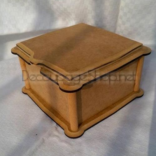 Кутия за бижута с капак и колони- квадратна - 13137K