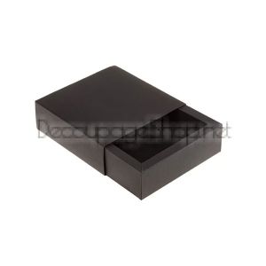 Черна Квадратна Картонена Кутия 11 x 11 x 4 cm