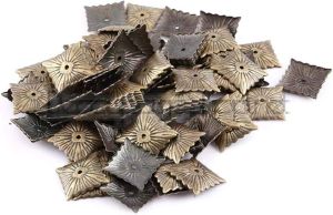 Тапицерски кабър декоративен: цвят - старо злато - 21 х 21мм