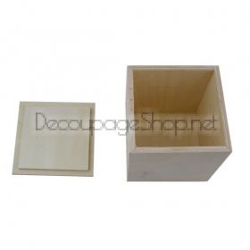 Дървена кутия 10 х 10 см - DK101011
